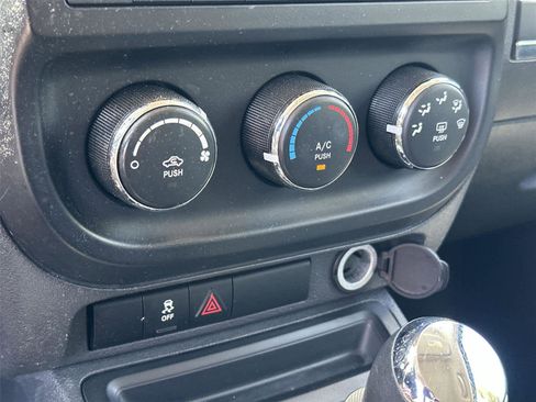 Used 2016 Jeep Patriot Sport w/ Power Value Group FWD image 34
