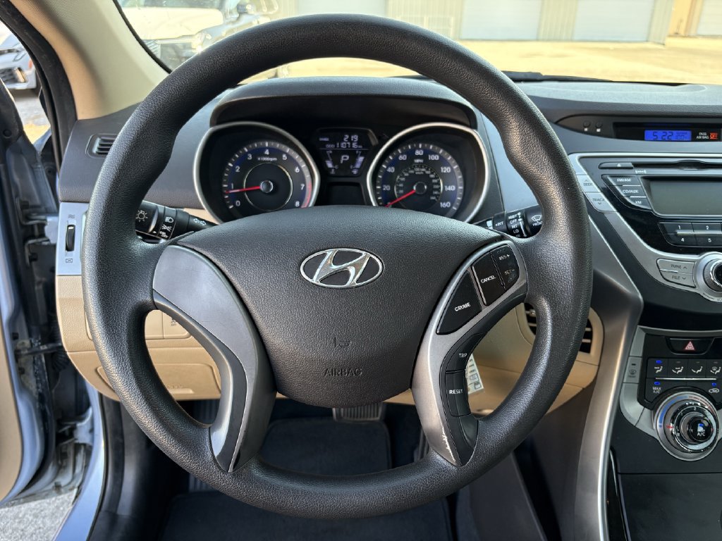 Used 2013 Hyundai Elantra GLS FWD image 15