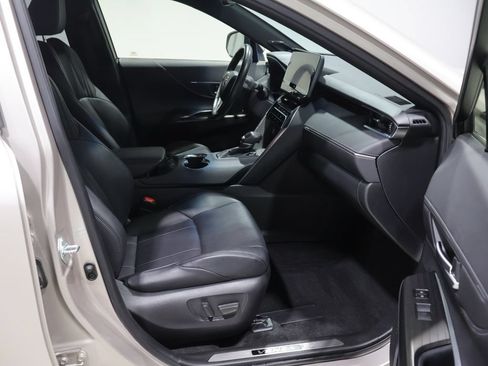 Used 2021 Toyota Venza XLE w/ Softex Package AWD/4WD image 23