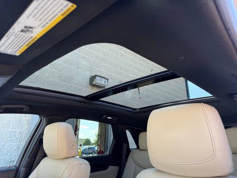 Used 2017 Cadillac XT5 Luxury w/ Driver Awareness Package FWD image 17