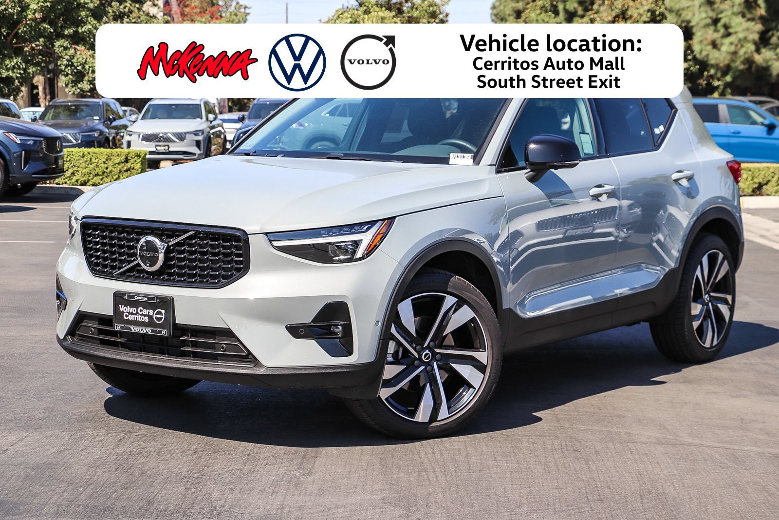 Used 2026 Volvo XC40 B5 Ultra w/ Climate Package AWD/4WD image 1