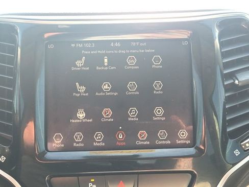 Used 2019 Jeep Cherokee Limited image 31