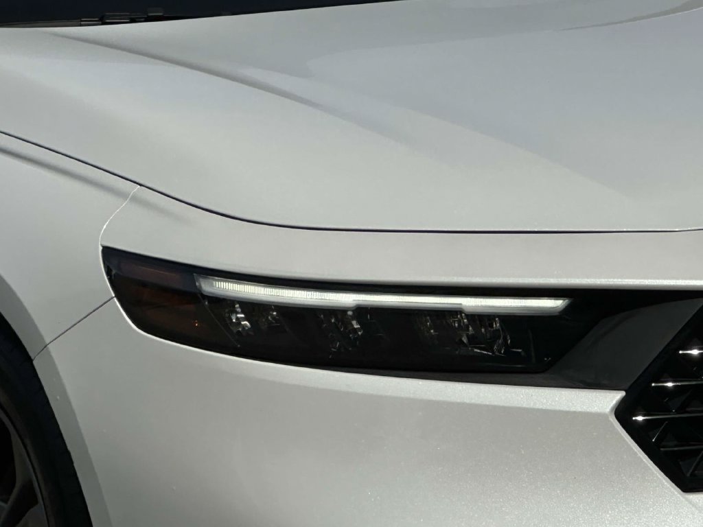 Used 2023 Honda Accord EX image 7
