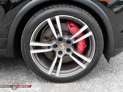 Used 2014 Porsche Cayenne Turbo AWD/4WD image 10