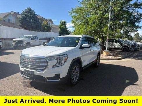 Used 2024 GMC Terrain SLT AWD/4WD image 1