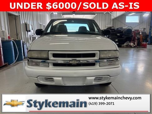 Used 2000 Chevrolet S10 Pickup LS w/ Preferred Equipment Group image 8