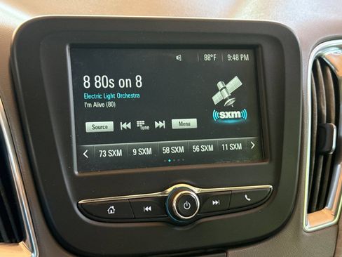 Used 2017 Chevrolet Malibu LT FWD image 17