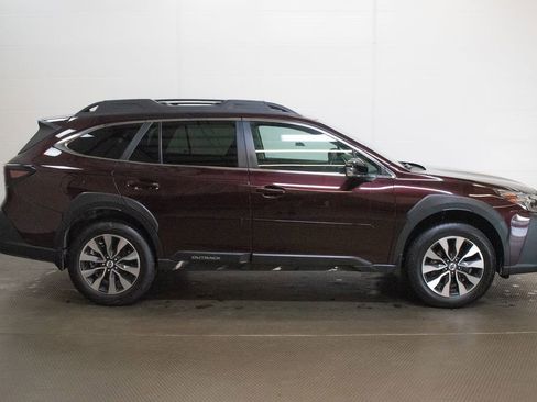 Used 2025 Subaru Outback Limited AWD/4WD image 3