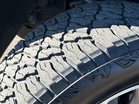 Used 2020 Chevrolet Silverado 1500 LT w/ Texas Edition image 29