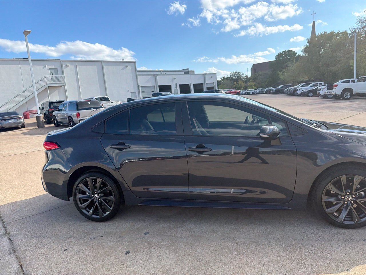 Used 2026 Toyota Corolla SE FWD image 2