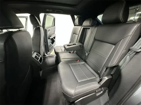 Used 2023 Volkswagen Atlas Cross Sport SE w/ Panoramic Sunroof Package image 20