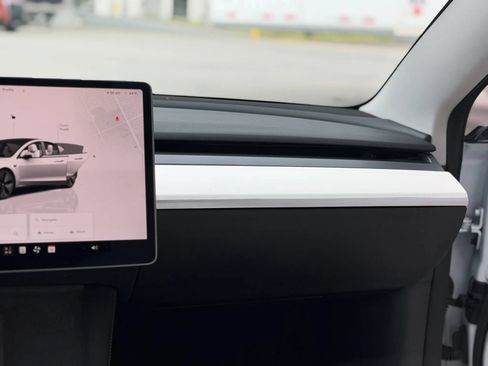 Used 2023 Tesla Model 3 Standard Range RWD image 27
