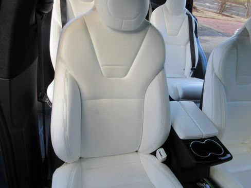 Used 2017 Tesla Model X P100D image 23