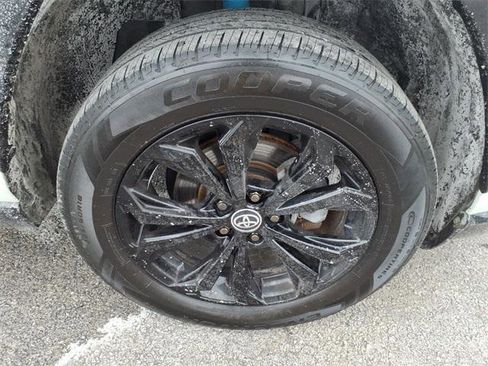 Certified 2024 Toyota RAV4 SE w/ Convenience Package image 28