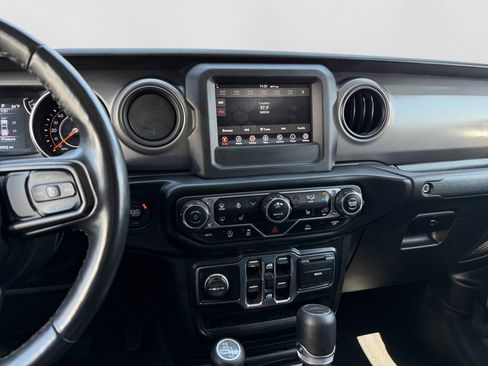 Used 2022 Jeep Gladiator Sport AWD/4WD image 15