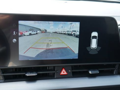 Used 2023 Kia Sportage EX AWD/4WD image 4