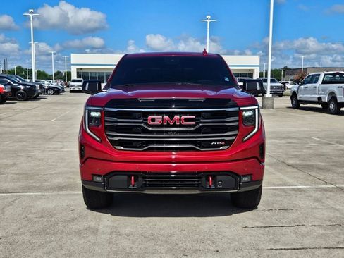 Used 2025 GMC Sierra 1500 AT4 w/ AT4 Premium Package AWD/4WD image 8