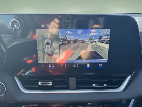 New 2026 Chevrolet Equinox LT w/ Convenience Package II image 14