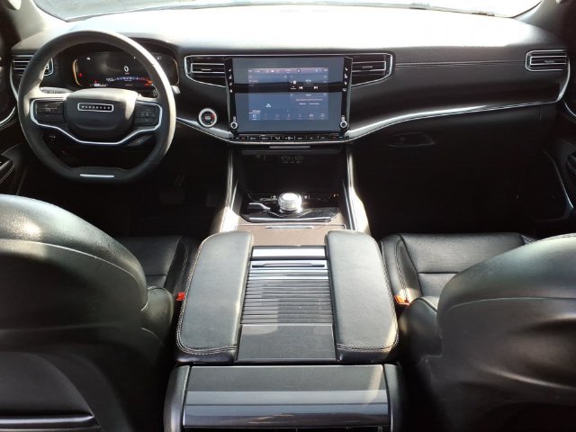 Used 2023 Jeep Wagoneer 4WD w/ Premium Group I image 26