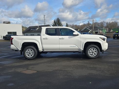 New 2026 Toyota Tacoma SR5 image 7