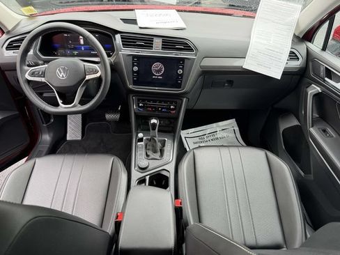 Certified 2024 Volkswagen Tiguan SE AWD/4WD image 14