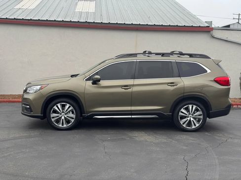 Used 2022 Subaru Ascent Limited w/ Technology Package image 3