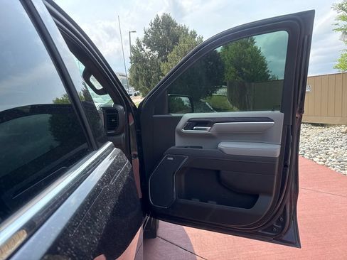 Used 2025 GMC Sierra 1500 SLT w/ SLT Convenience Package AWD/4WD image 29