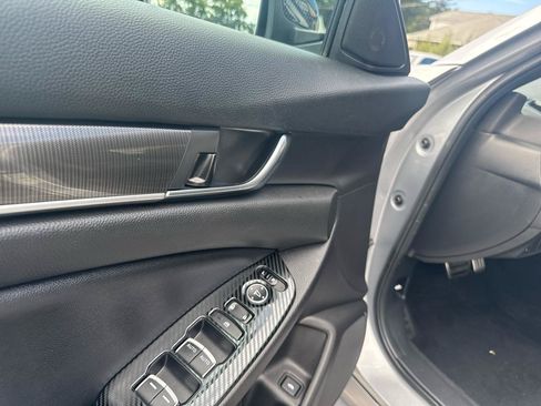 Used 2019 Honda Accord Sport image 12