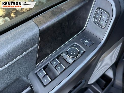 Used 2025 Ford F250 Lariat w/ Black Appearance Package image 24