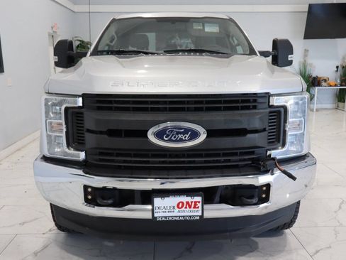 Used 2018 Ford F250 XL w/ Power Equipment Group AWD/4WD image 8
