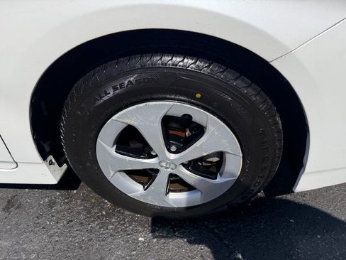 Used 2013 Toyota Prius Four w/ Deluxe Solar Roof Pkg image 6