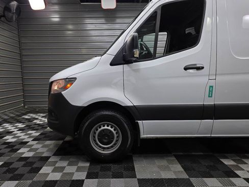 Used 2024 Mercedes-Benz Sprinter 2500 image 31