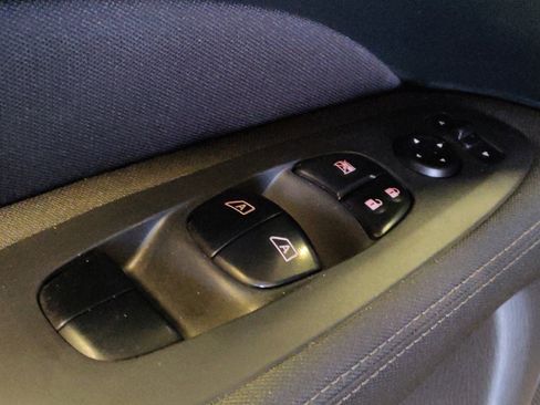 Used 2017 Nissan Pathfinder SV AWD/4WD image 27