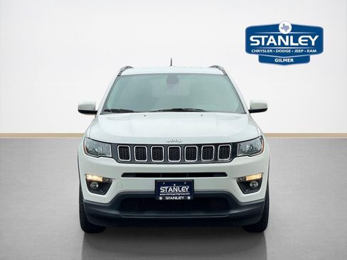 Used 2018 Jeep Compass Latitude FWD image 2
