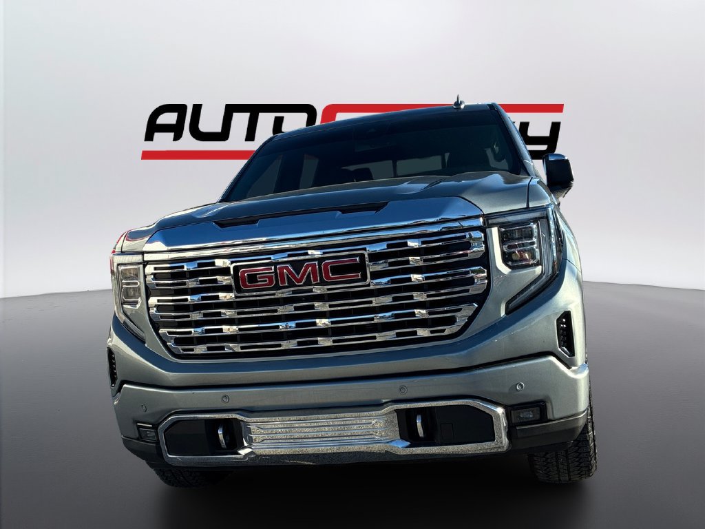 Used 2024 GMC Sierra 1500 Denali AWD/4WD image 2