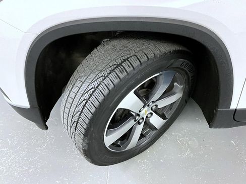 Certified 2018 Chevrolet Traverse LT image 24