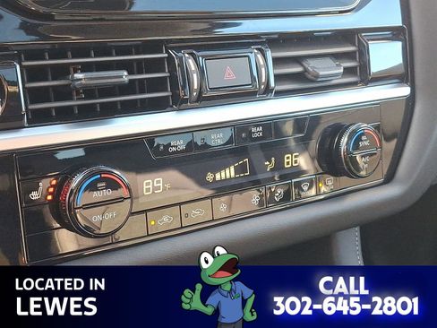 Used 2025 Nissan Pathfinder SV w/ SV Premium Package image 16