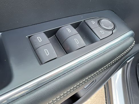 Certified 2024 GMC Acadia Elevation w/ Luxury Package image 21