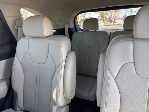 Used 2023 Kia Sorento SX Prestige image 18