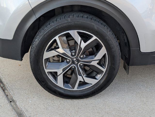 Used 2020 Kia Sportage EX w/ EX Technology Package FWD image 3