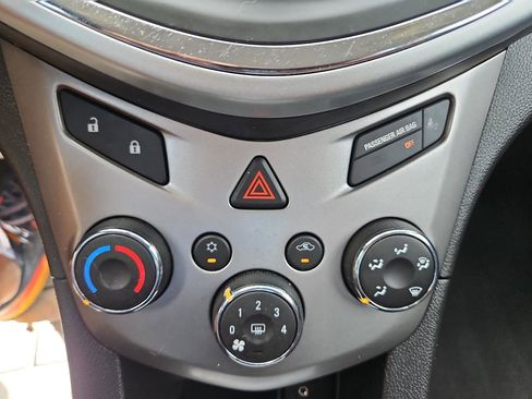Used 2017 Chevrolet Sonic LT FWD image 31