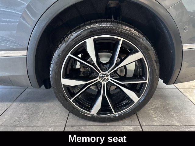 Used 2024 Volkswagen Tiguan SEL R-Line AWD/4WD image 8