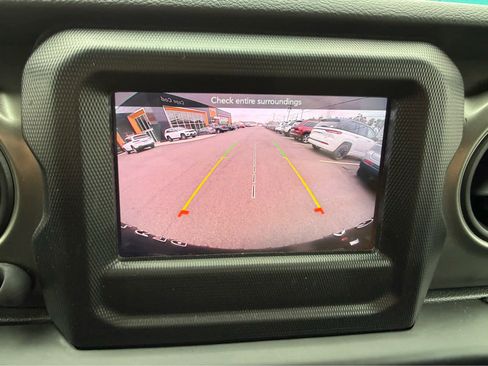 Used 2023 Jeep Wrangler Unlimited w/ Cold Weather Group AWD/4WD image 18