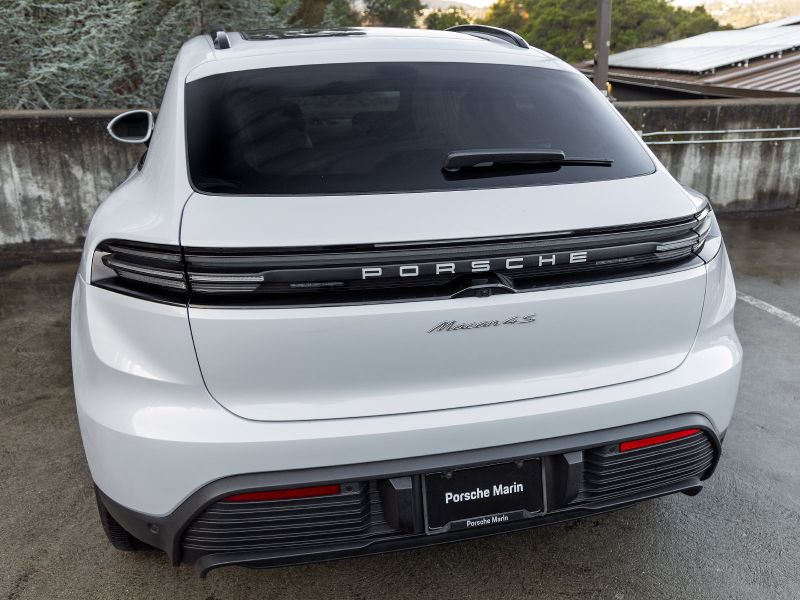 Certified 2025 Porsche Macan 4S Electric AWD/4WD image 20