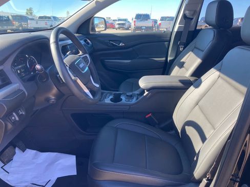 Used 2023 GMC Acadia SLT w/ Preferred Package image 3
