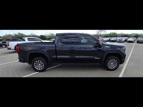 Used 2022 GMC Sierra 1500 AT4 w/ AT4 Preferred Package image 8