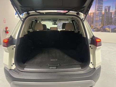 Used 2023 Nissan Rogue SV image 26