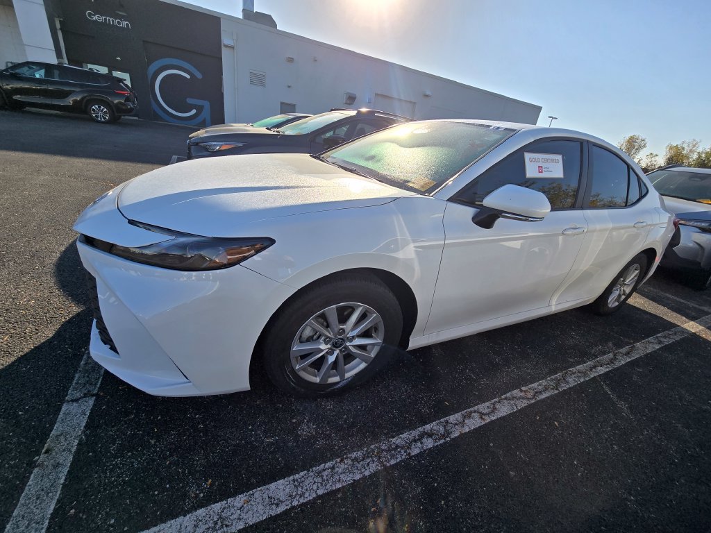 Used 2025 Toyota Camry LE FWD image 5