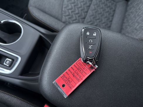 Used 2023 Chevrolet Equinox LT image 31