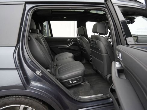 Used 2022 BMW X7 M50i w/ Dynamic Handling Package image 45